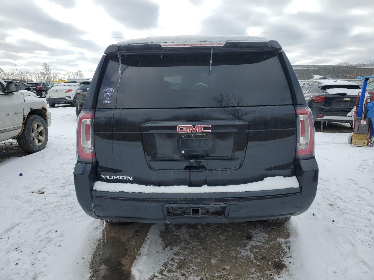 2017 GMC Yukon - Image 6