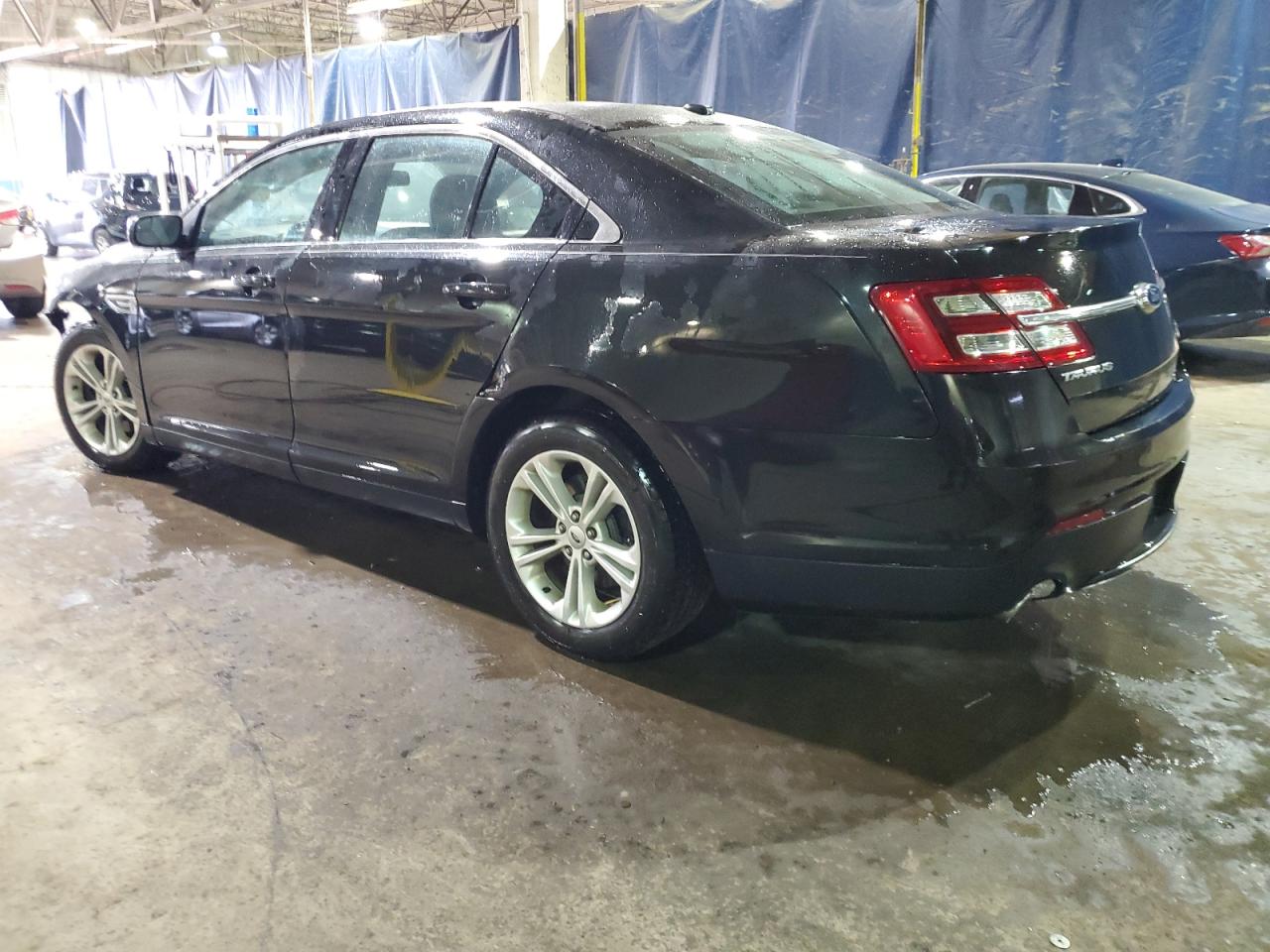2015 Ford Taurus - Image 2