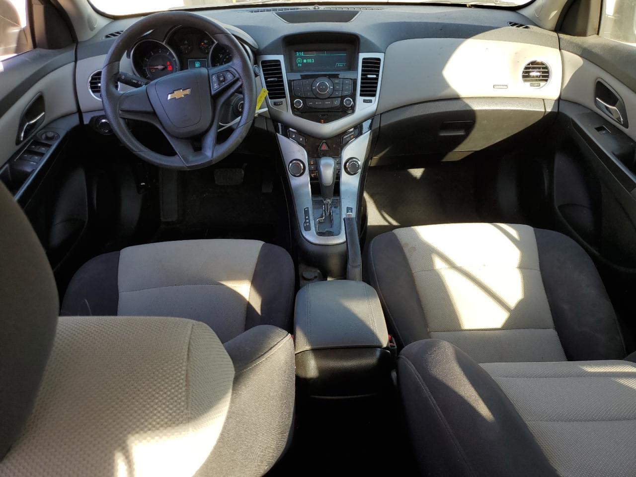 2014 Chevrolet Cruze - Image 8