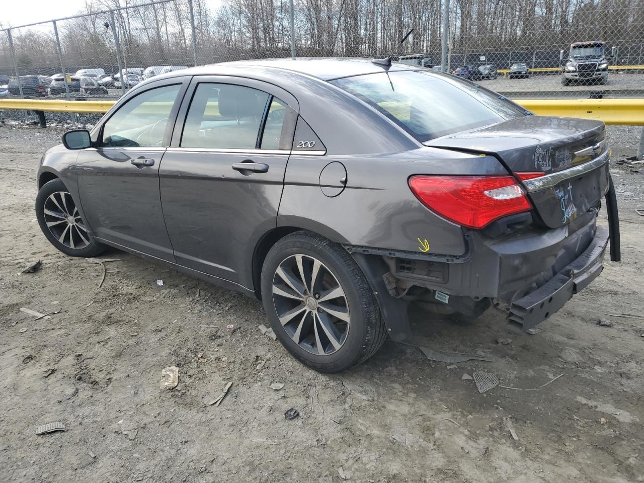 2014 Chrysler 200 - Image 2