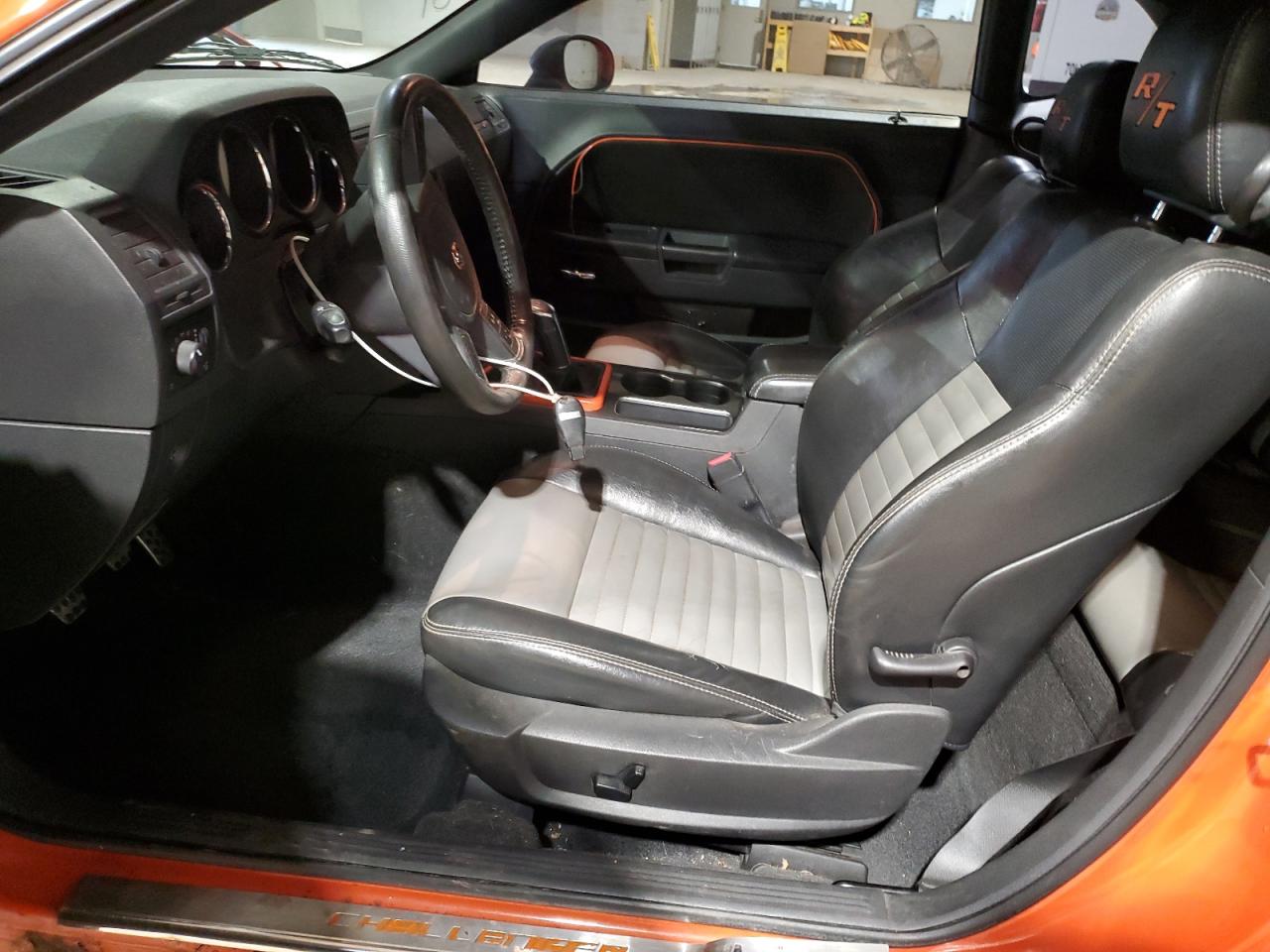 2009 Dodge Challenger - Image 7
