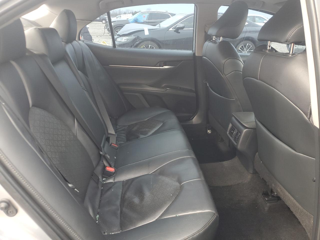 2019 Toyota Camry - Image 11