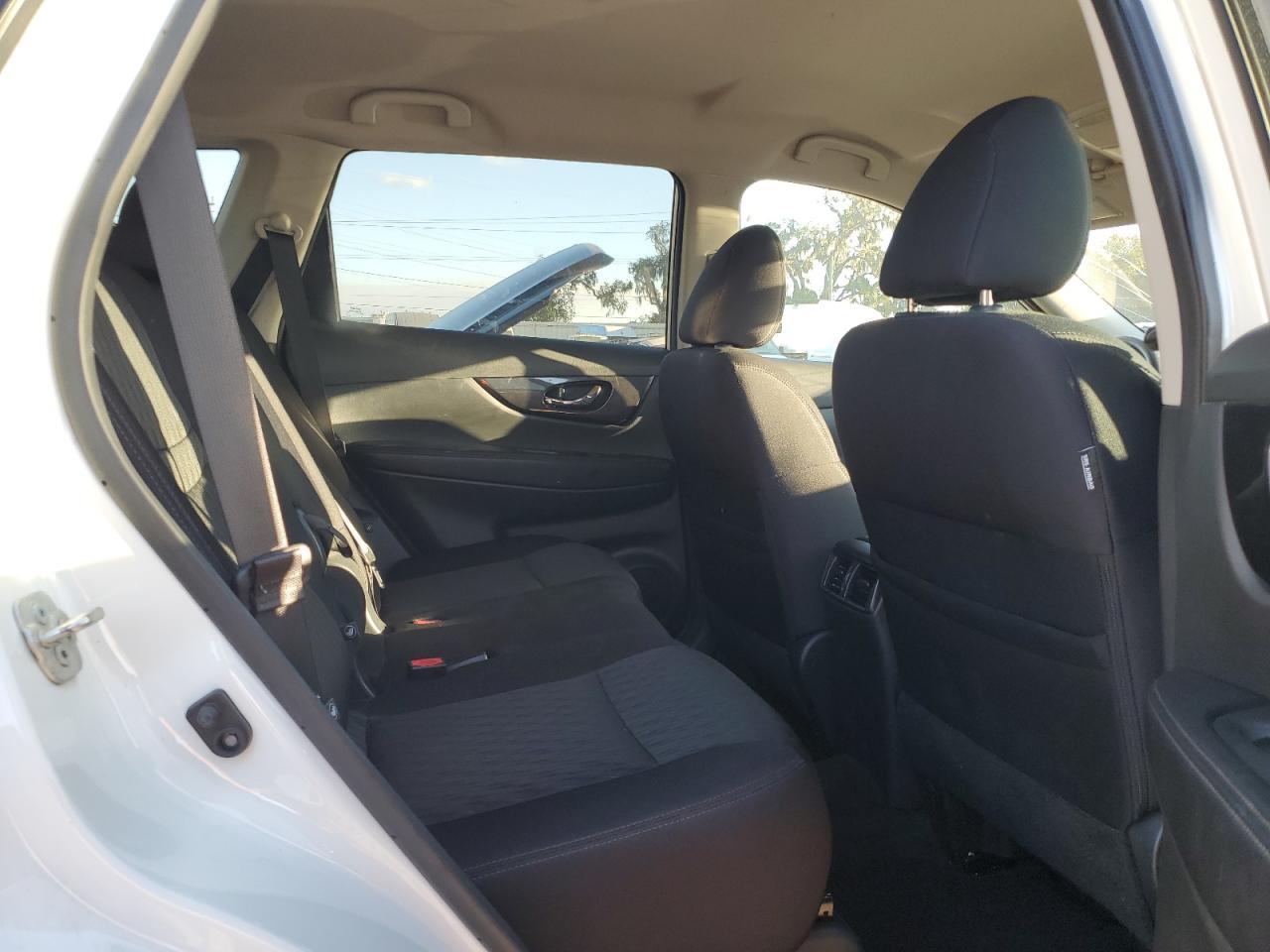 5N1AT2MT5HC891596 NISSAN ROGUE 2017