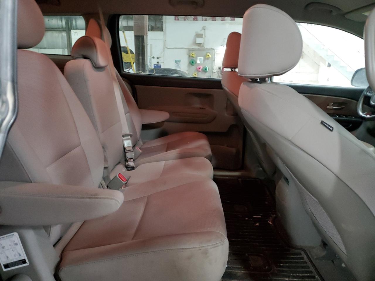2020 Kia Sedona - Image 11