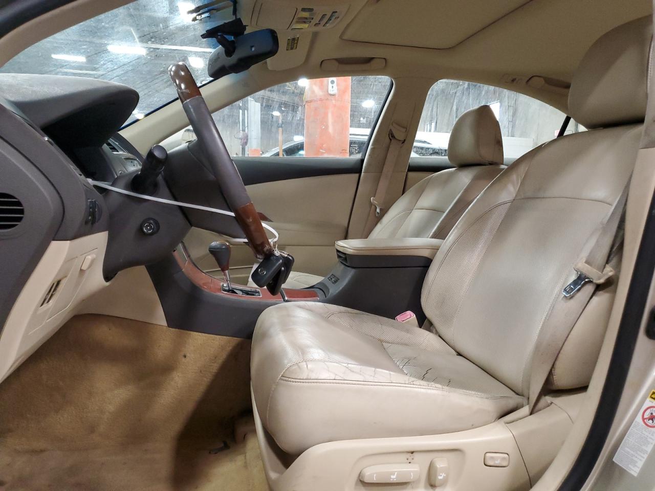 2011 Lexus ES - Image 7