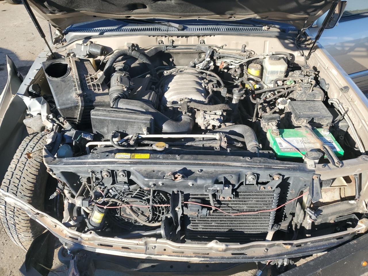 2000 Lexus LX - Image 12