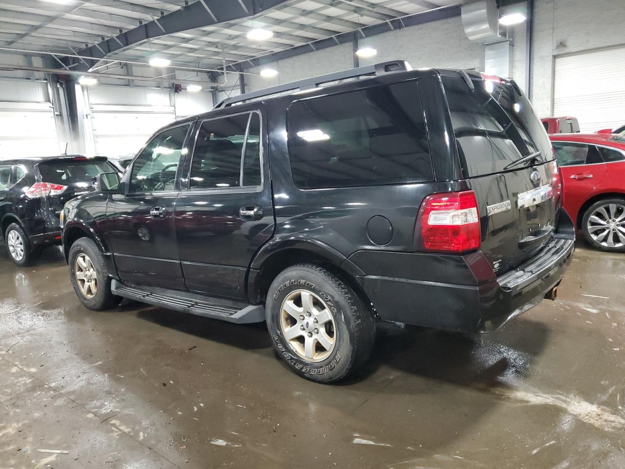 2009 Ford Expedition - Image 2