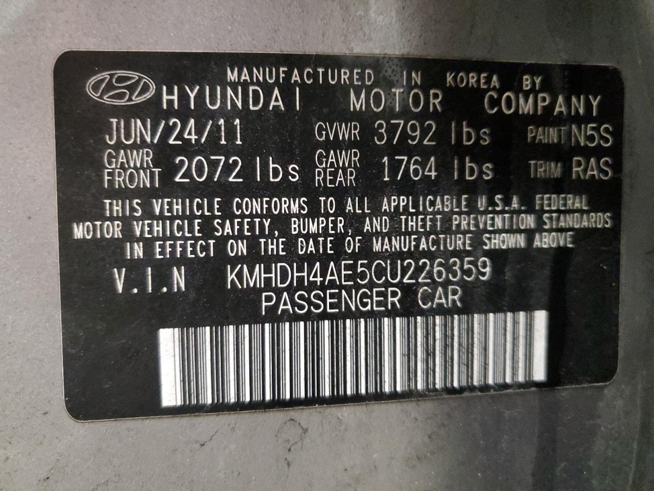 2012 Hyundai Elantra - Image 15