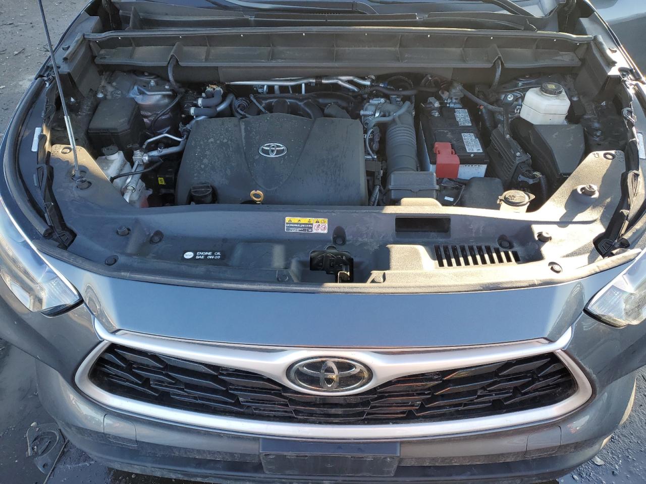 2022 Toyota Highlander - Image 12