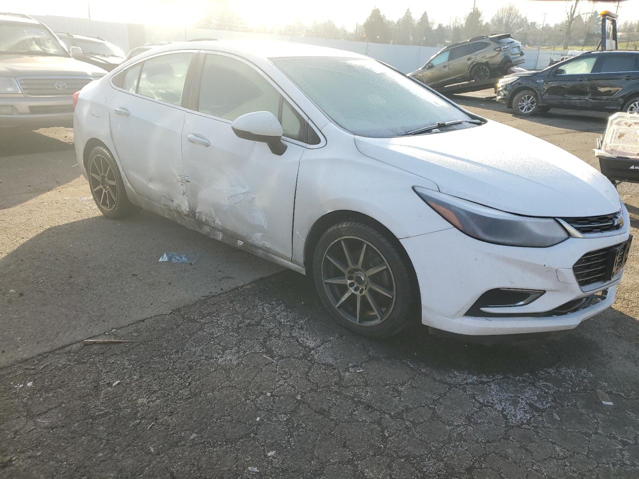 2017 Chevrolet Cruze - Image 4