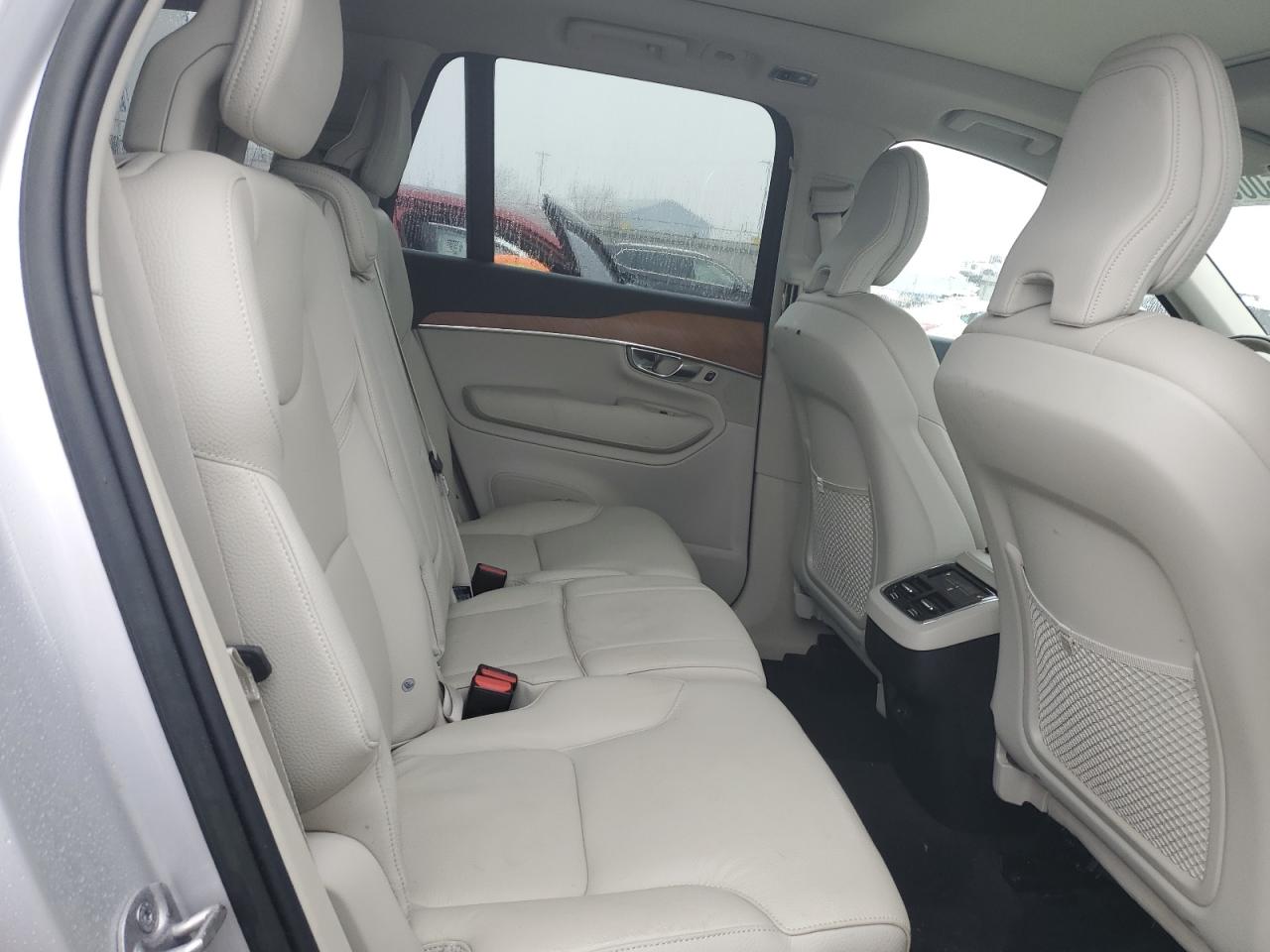 2022 Volvo XC90 - Image 11