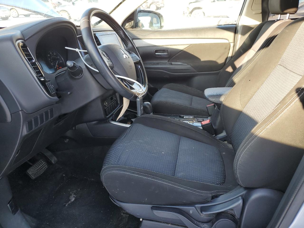 2017 Mitsubishi Outlander - Image 7