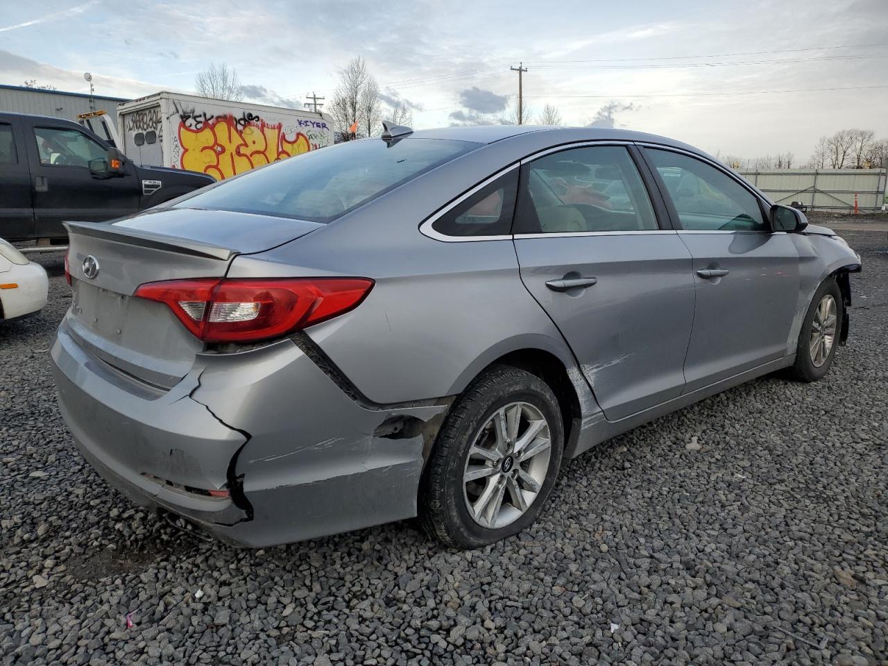 2015 Hyundai Sonata - Image 3