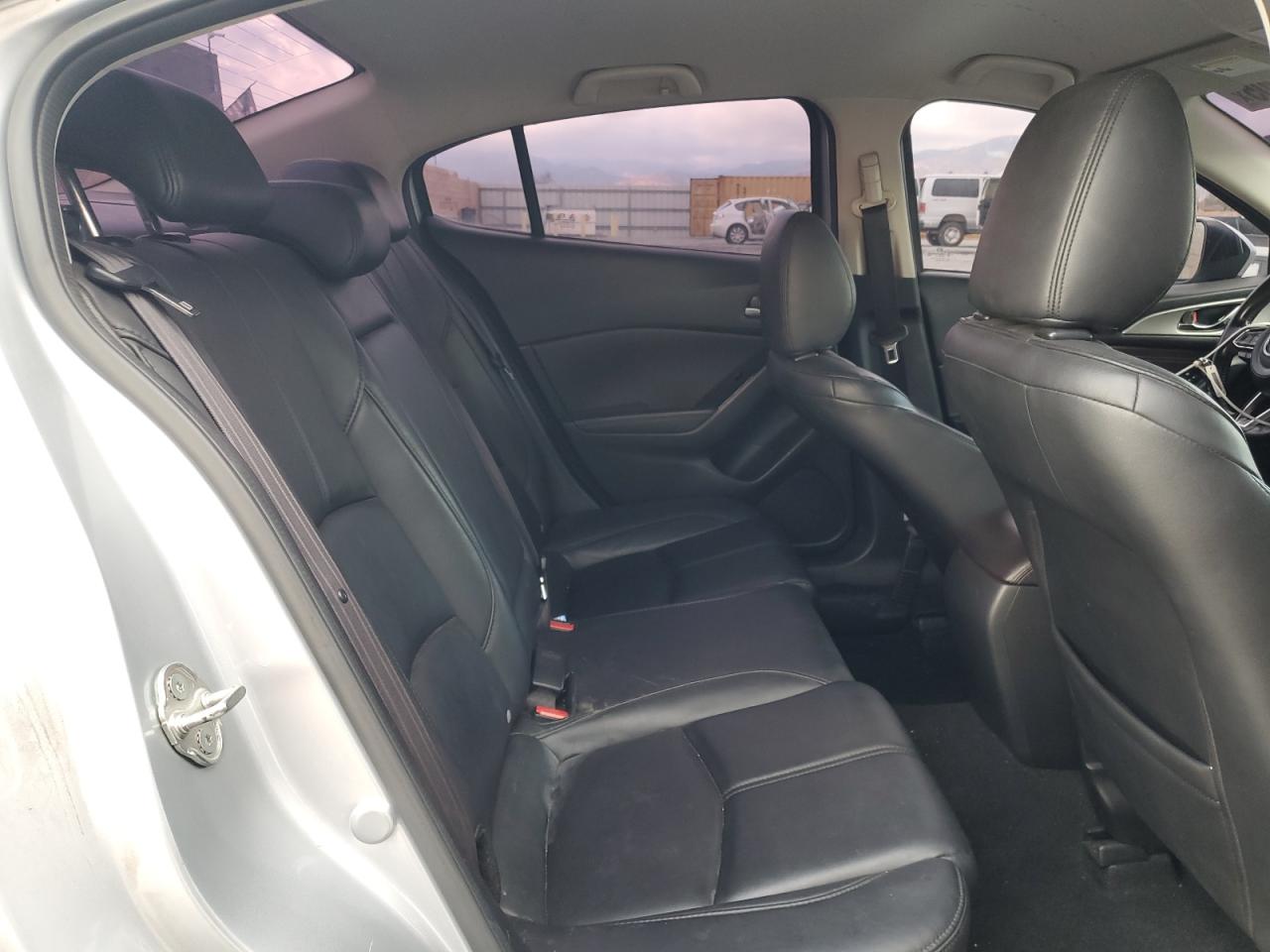 2017 Mazda 3 - Image 11