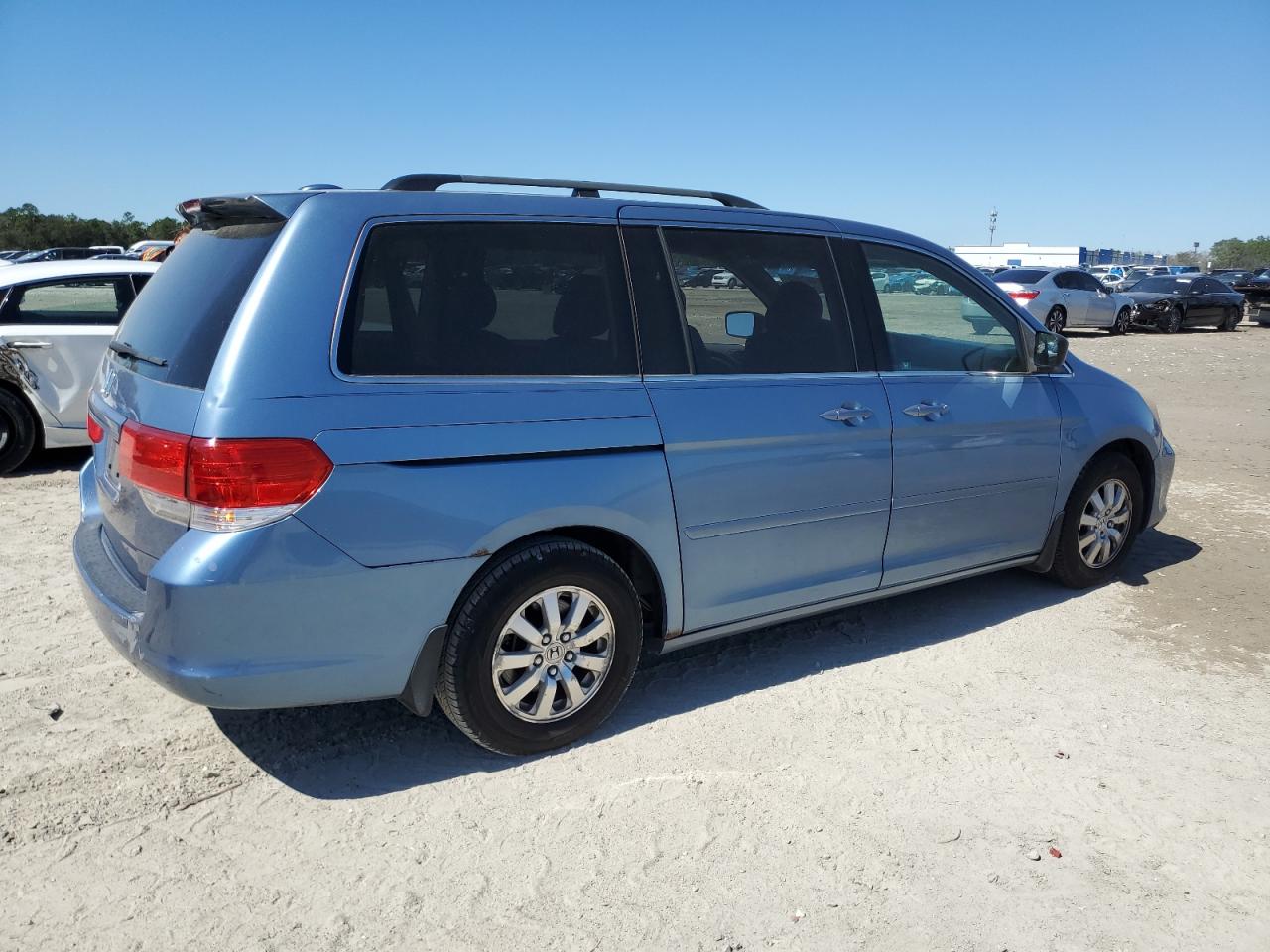 2010 Honda Odyssey - Image 3