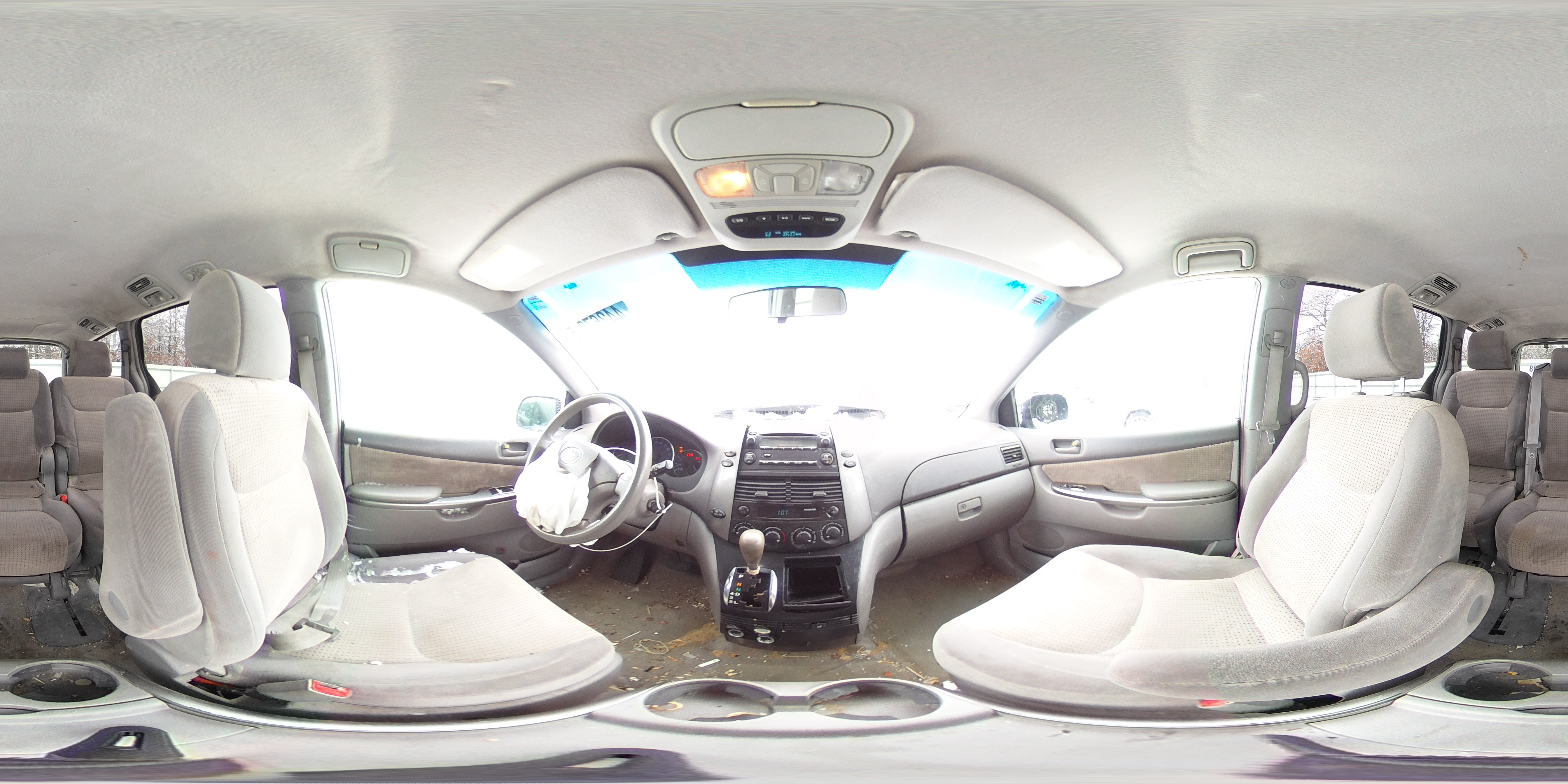 2010 Toyota Sienna - Image 13