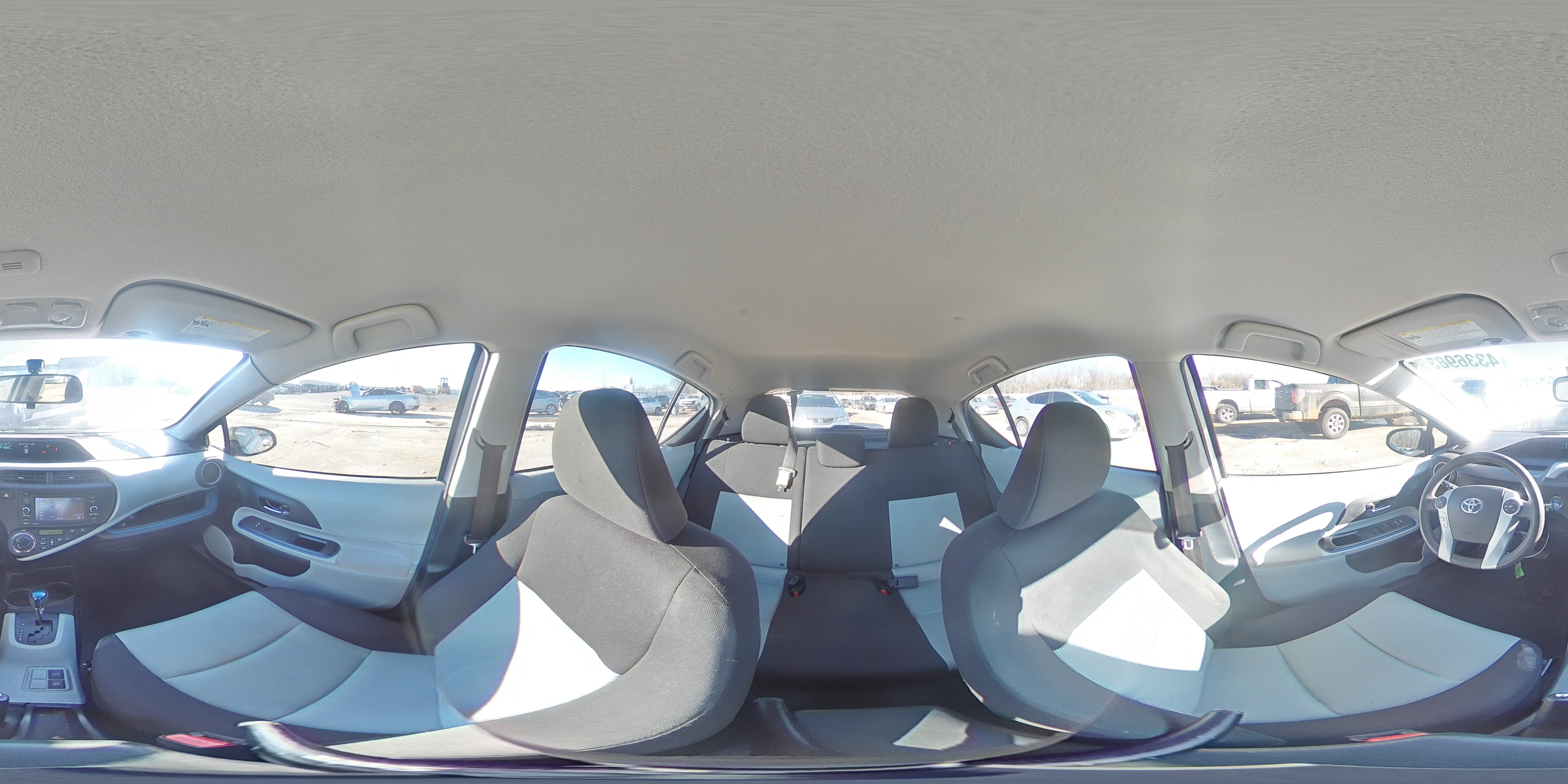2012 Toyota Prius - Image 13