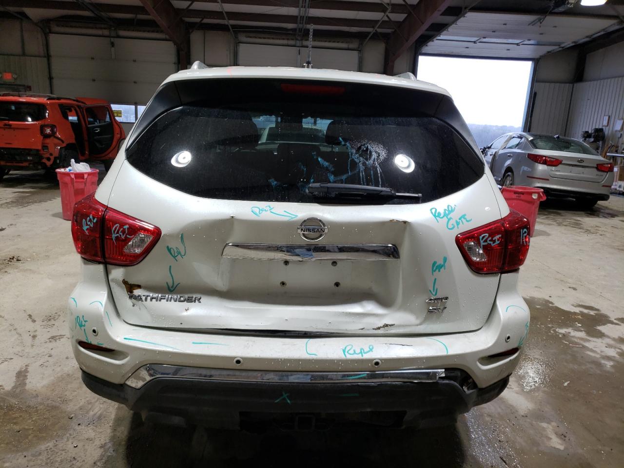 2018 Nissan Pathfinder - Image 6
