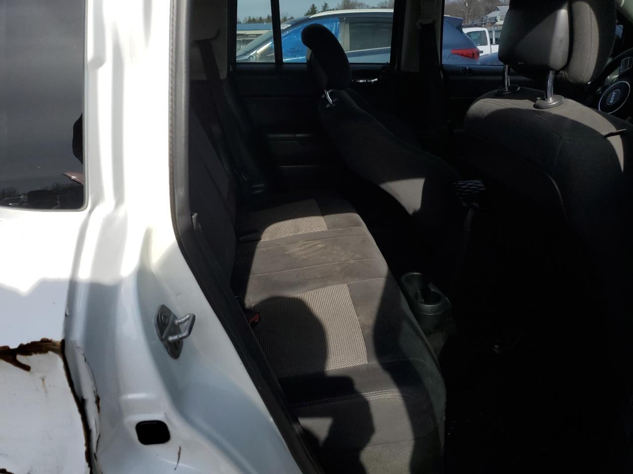 2015 Jeep Compass - Image 11