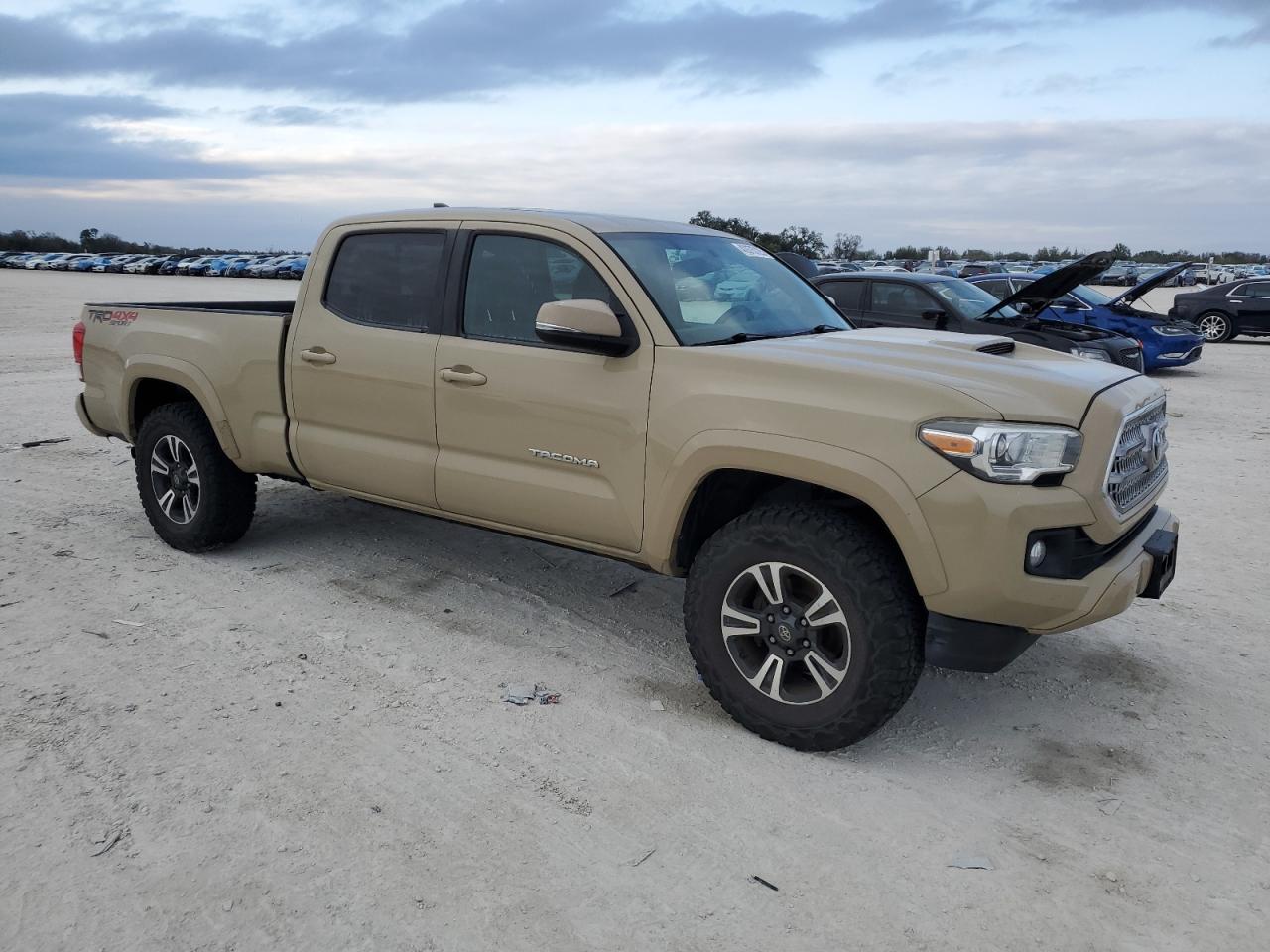 2016 Toyota Tacoma - Image 4