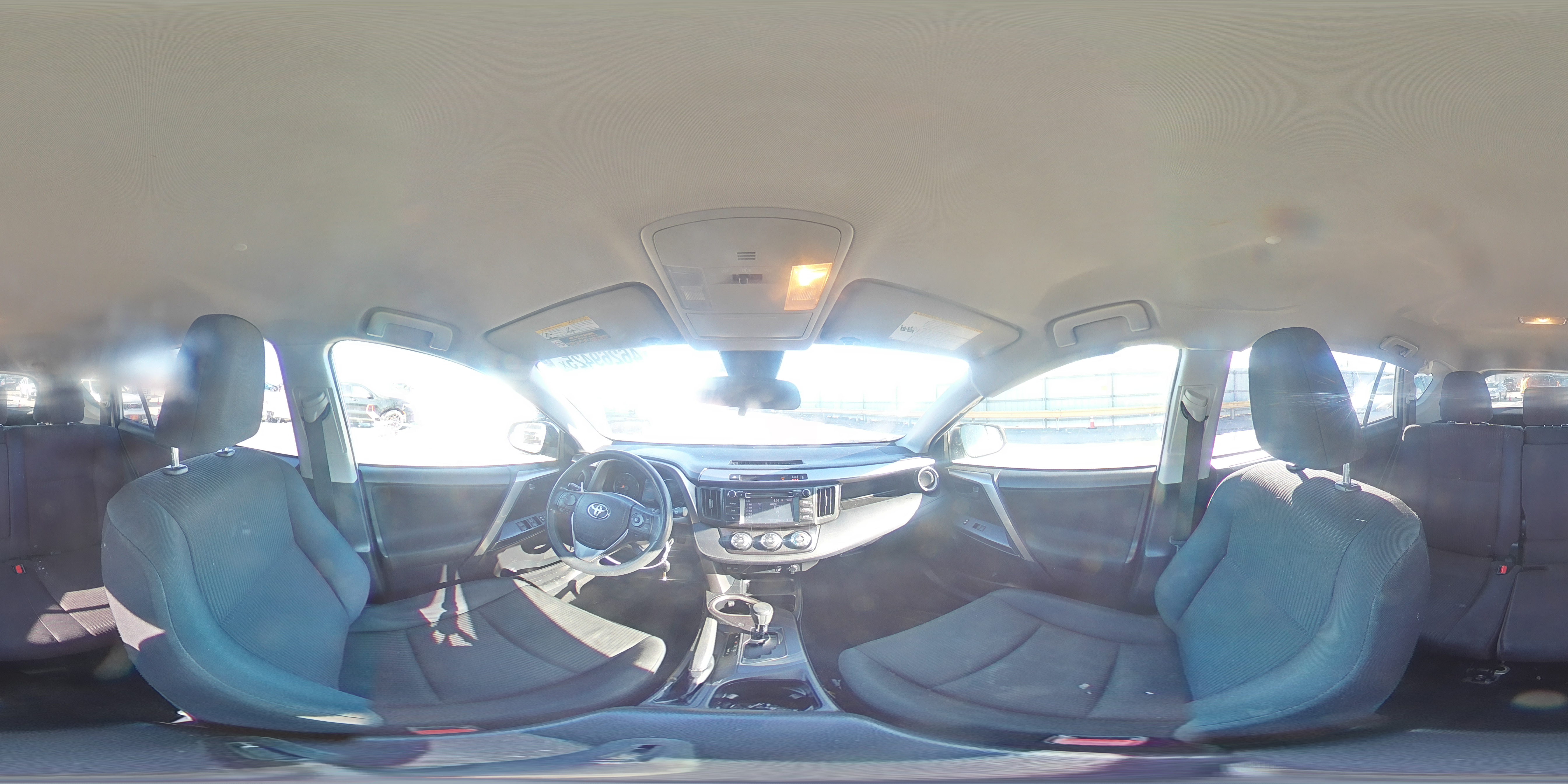 2018 Toyota RAV 4 - Image 15