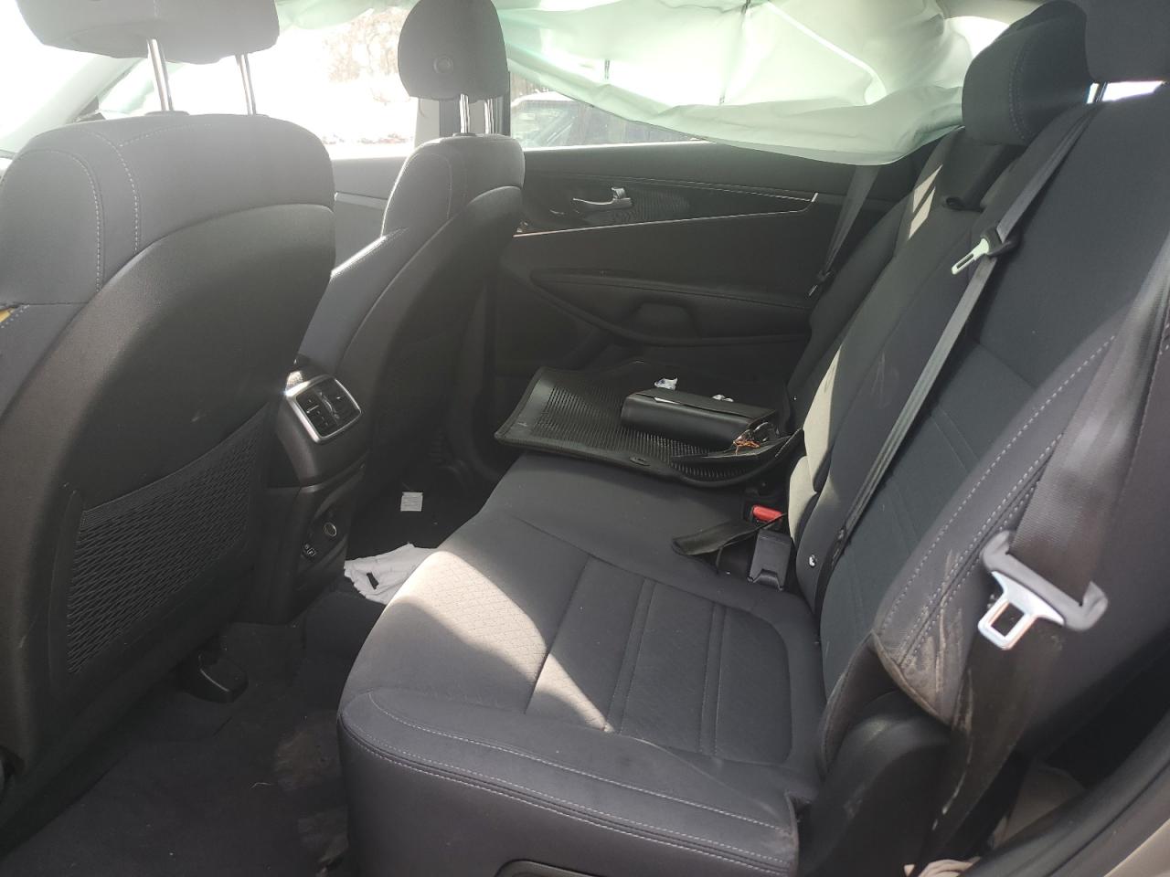 2018 Kia Sorento - Image 11