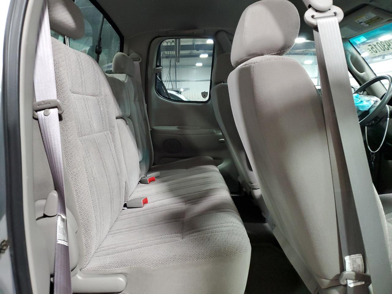 2002 Toyota Tundra - Image 10