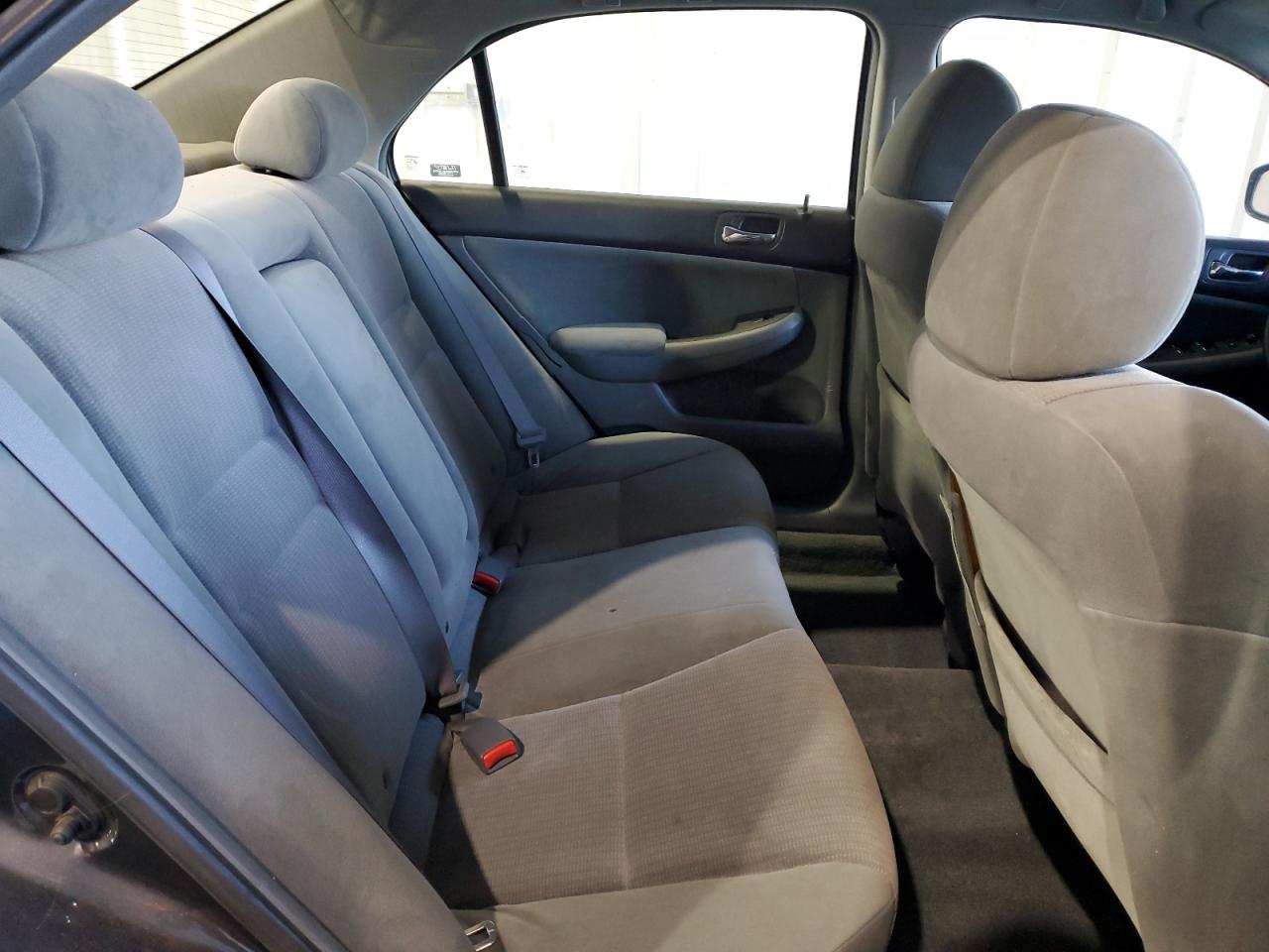 2005 Honda Accord - Image 10