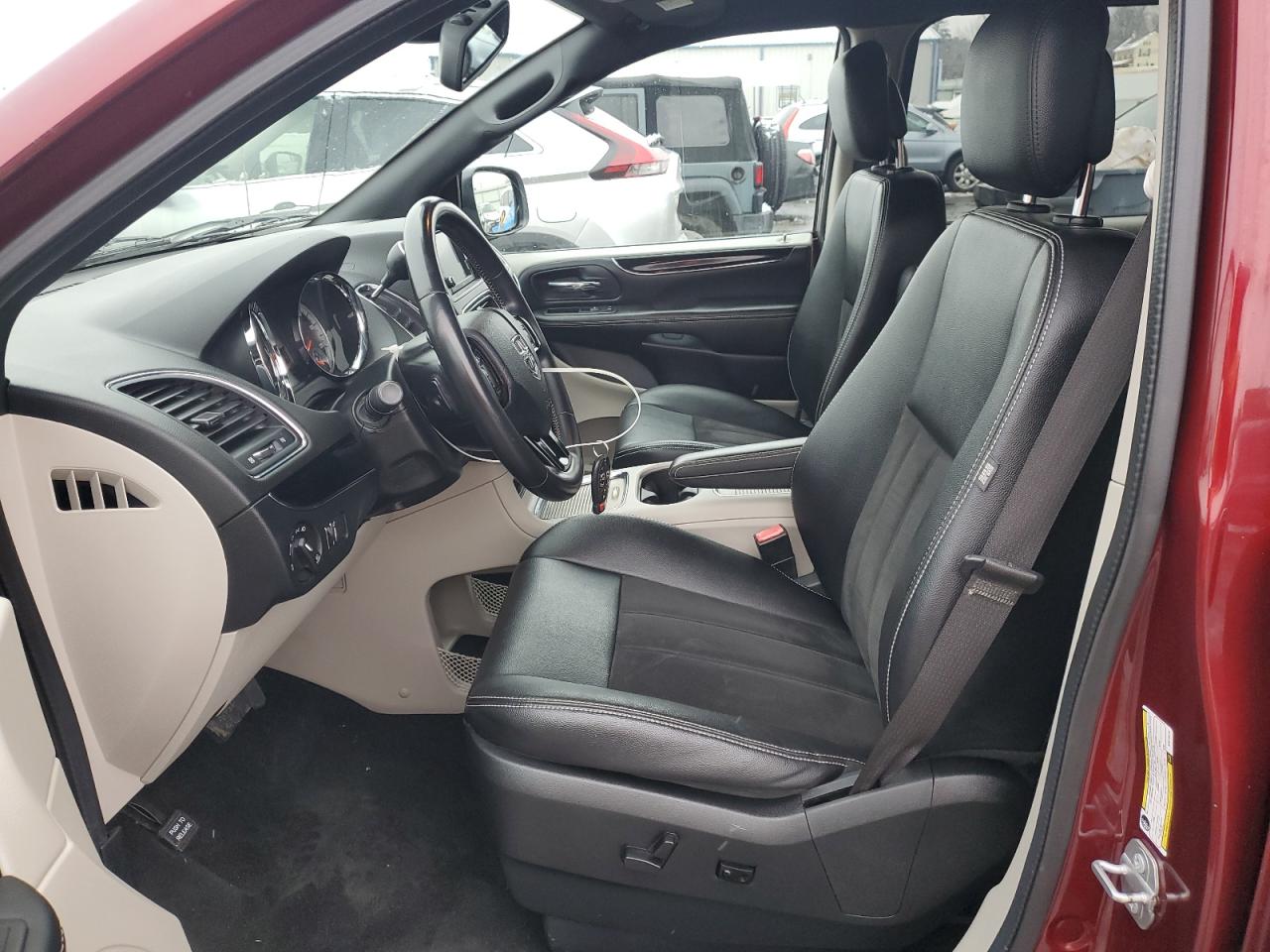 2019 Dodge Caravan - Image 7