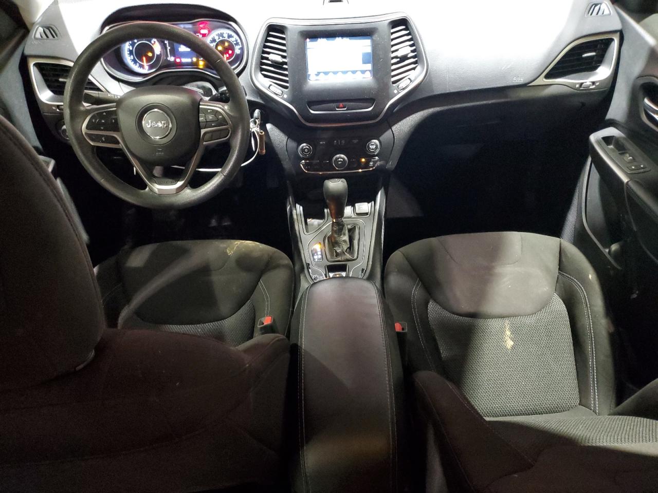 2019 Jeep Grand Cherokee - Image 8