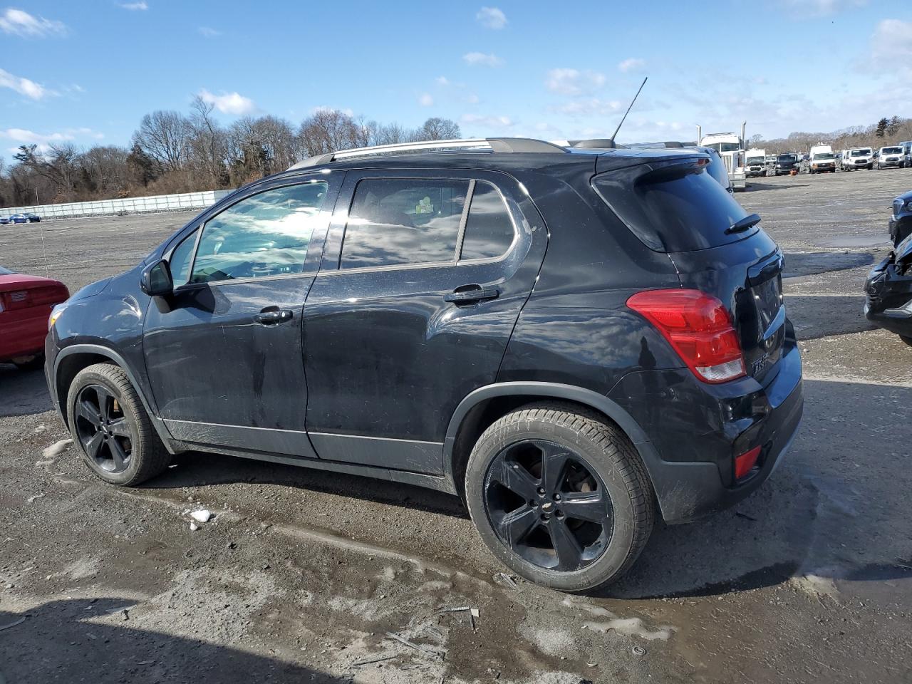 2019 Chevrolet Trax - Image 2