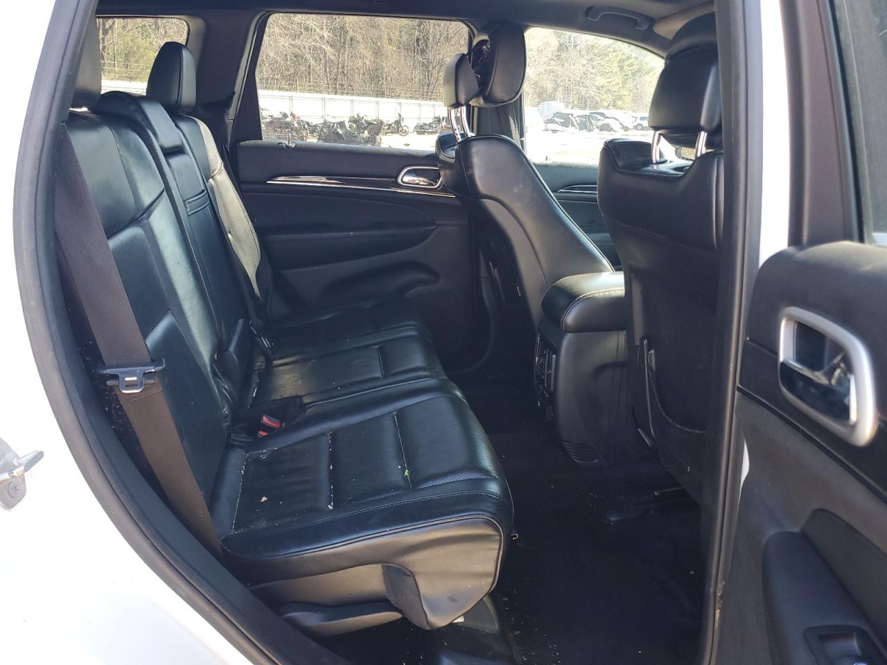 2015 Jeep Grand Cherokee - Image 11