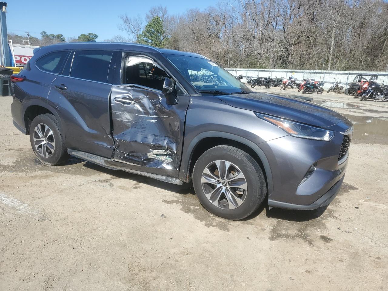 2021 Toyota Highlander - Image 4