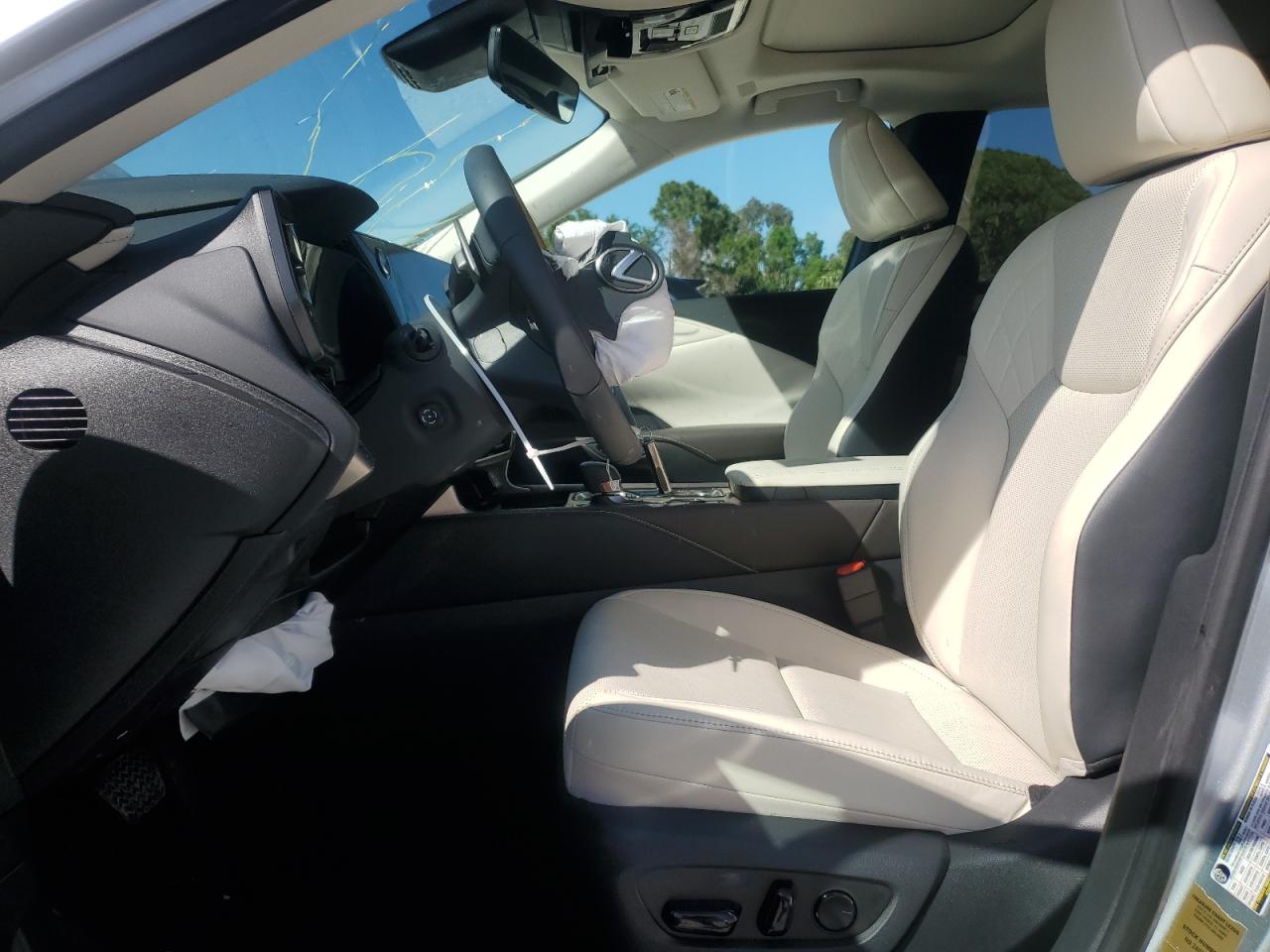 2024 Lexus RX - Image 7