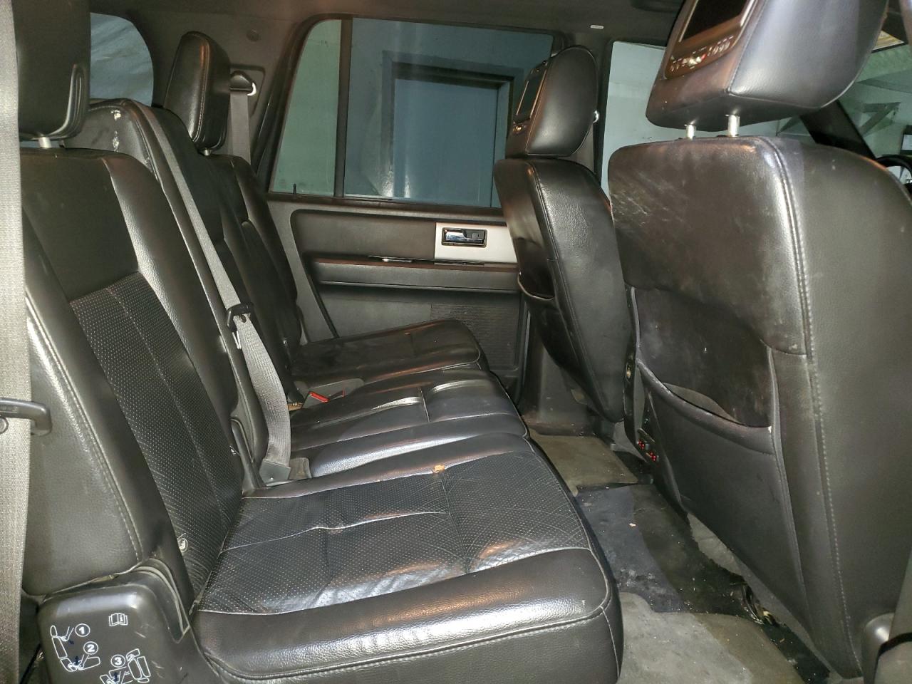 2012 Ford Expedition - Image 11