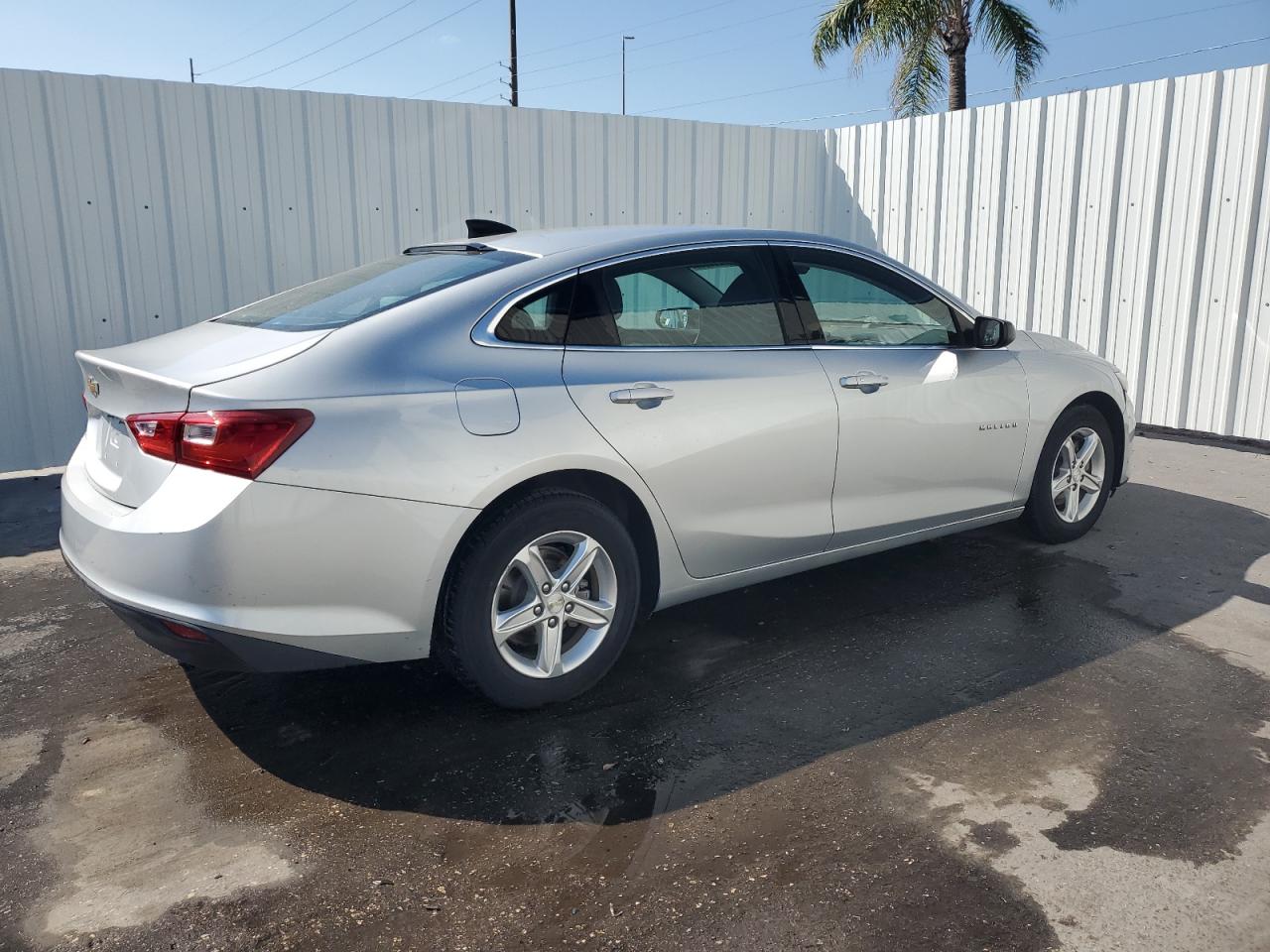 2020 Chevrolet Malibu - Image 3