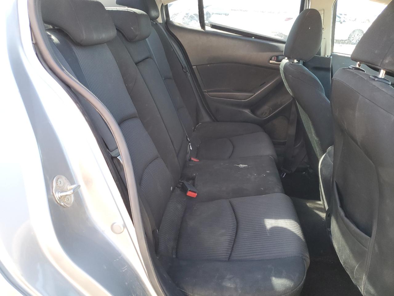 2016 Mazda 3 - Image 10