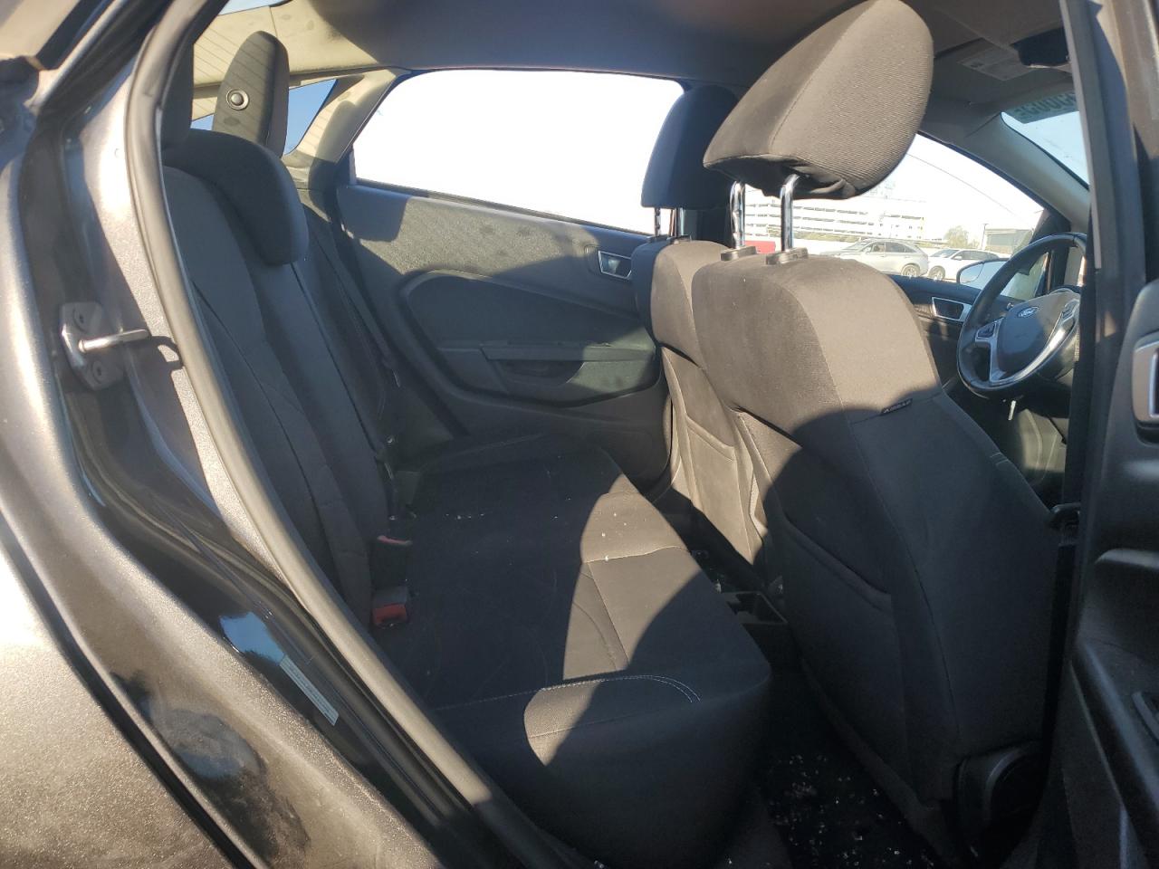 2015 Ford Fiesta - Image 10