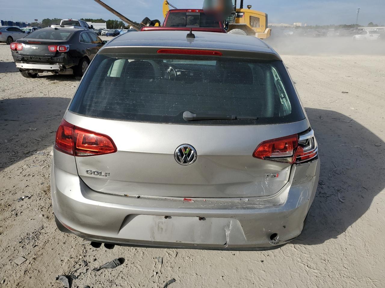 2015 Volkswagen Golf - Image 6