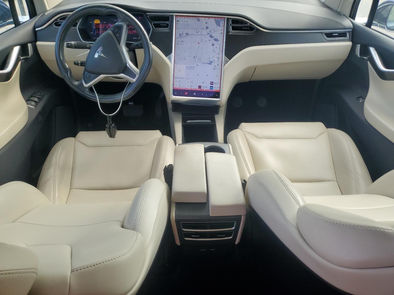 2017 Tesla Model X VIN: 5YJXCDE24HF068211 Lot: 44210845