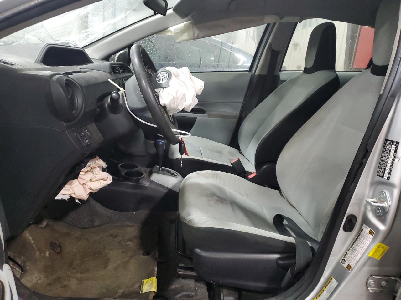 2014 Toyota Prius - Image 7