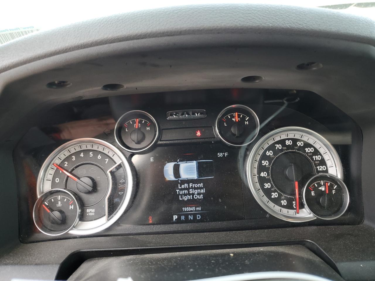 2015 RAM 1500 - Image 9