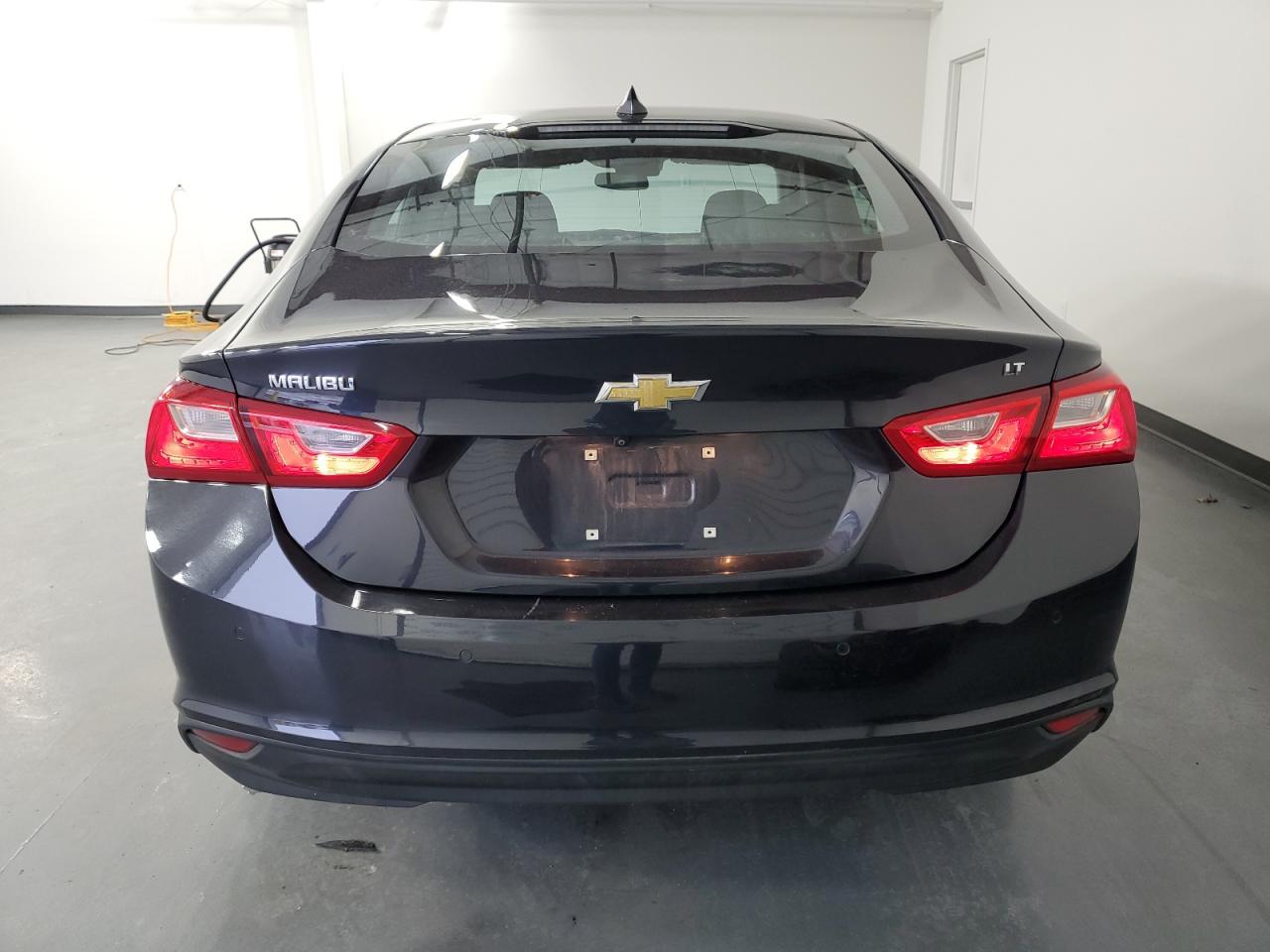 2023 Chevrolet Malibu - Image 6