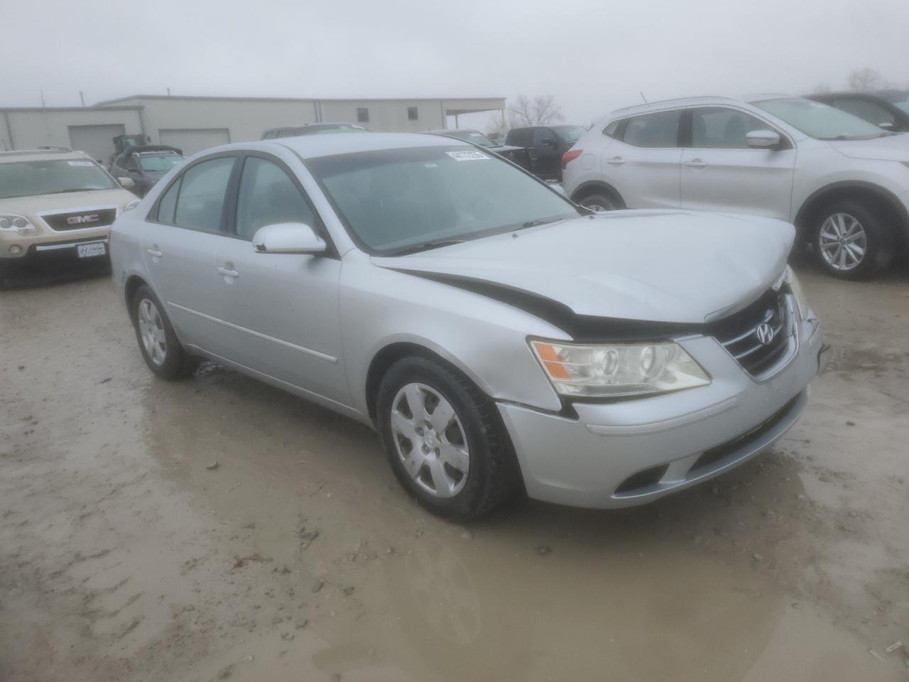 2010 Hyundai Sonata - Image 4