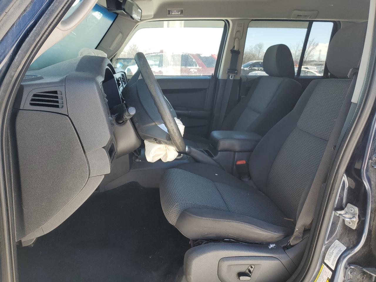 2010 Jeep Commander - Image 7