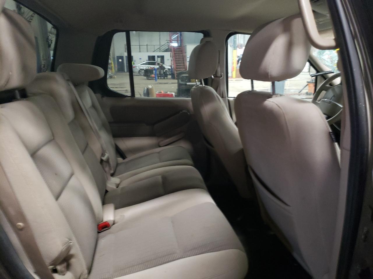 2007 Ford Explorer - Image 10