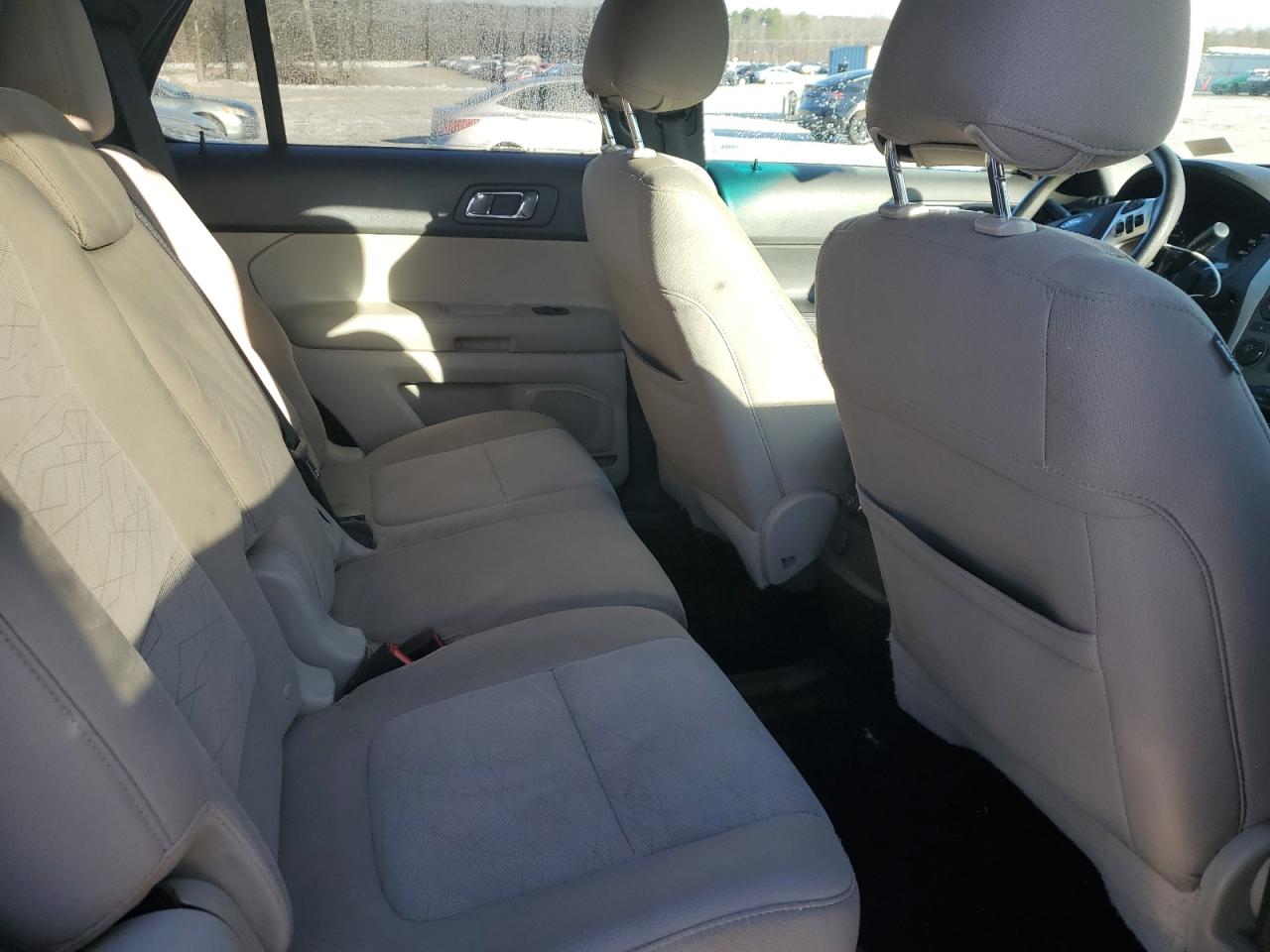 2015 Ford Explorer - Image 11