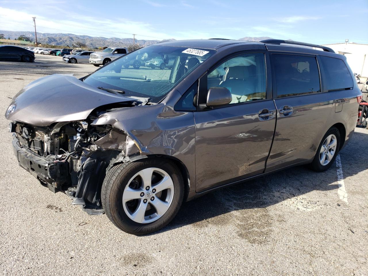 2015 Toyota Sienna - Image 1