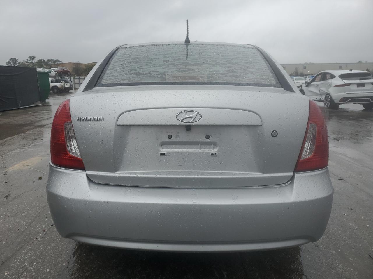 2008 Hyundai Accent - Image 6