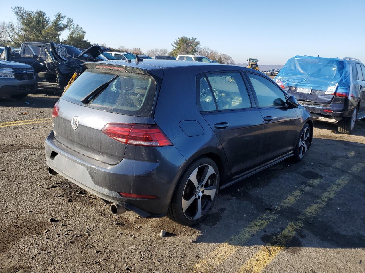 2018 Volkswagen GTI - Image 3